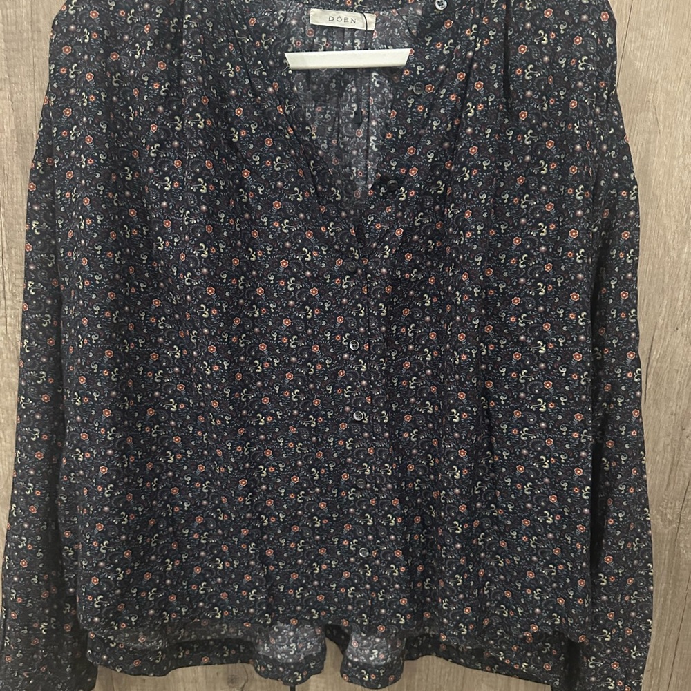 Doen Black Floral Blouse